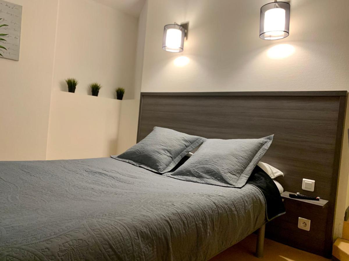 La Boule D'Or Hotel Пузож Екстериор снимка